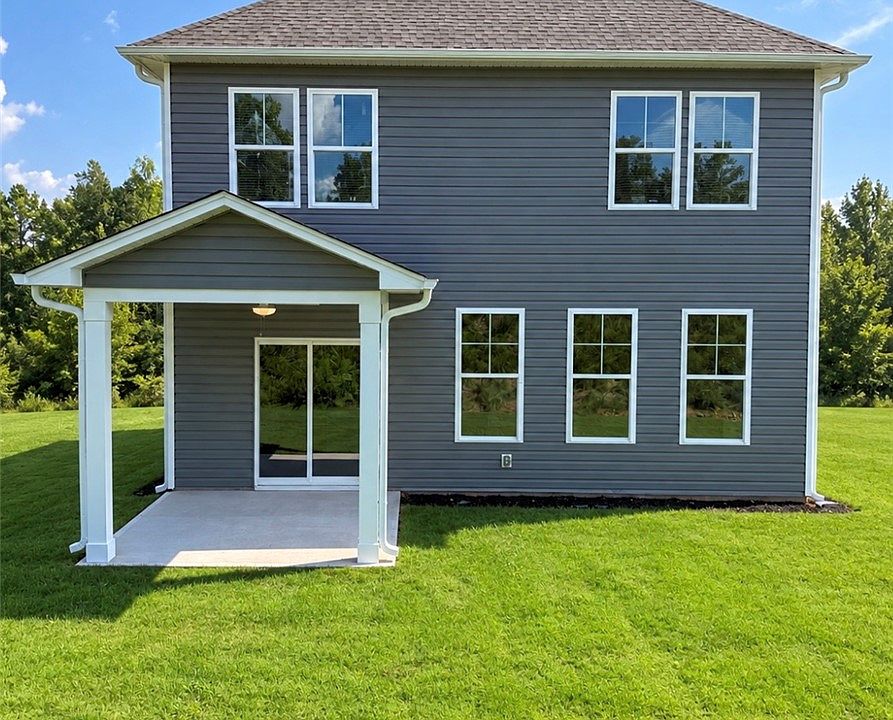 2nd image of 16 Gateway Dr