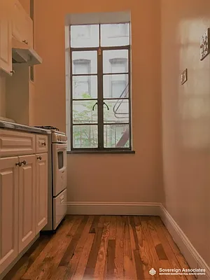 Rented by Sovereign Associates | media 21