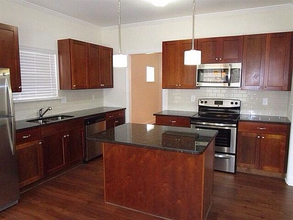 3rd image of 2394 Folsom St
