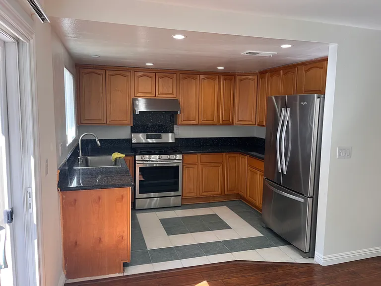 1818 Garvey Ave #H — Photo 11