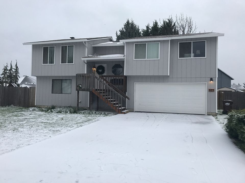 1st image of 823 NE Melinda Ct