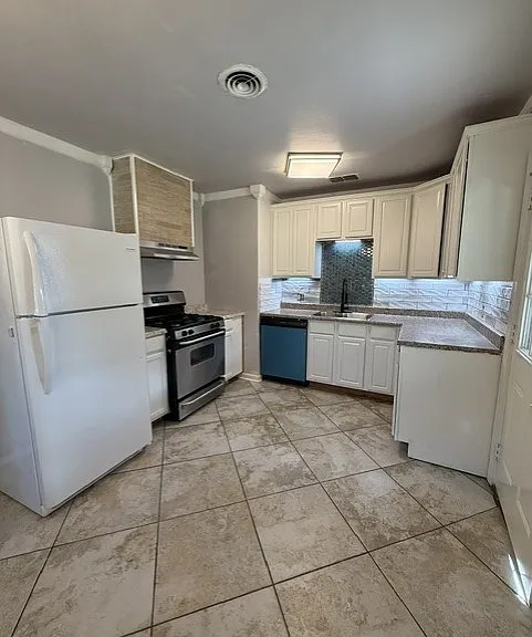 1702 Oriole St — Photo 6
