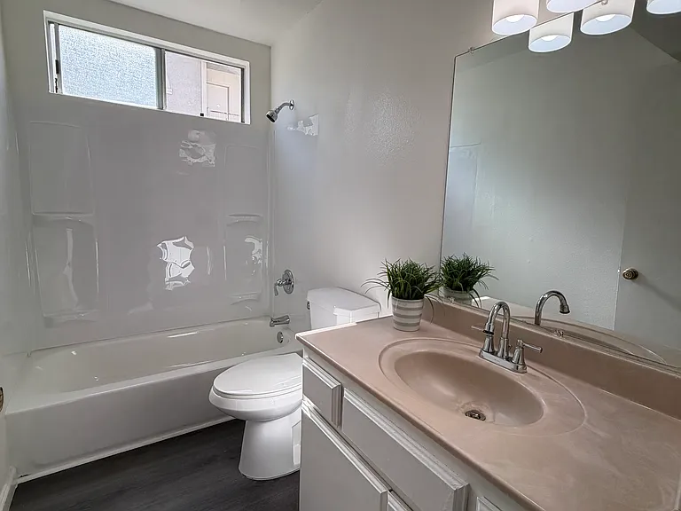 Downstairs full bathroom