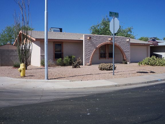 2nd image of 1538 E Florian Cir