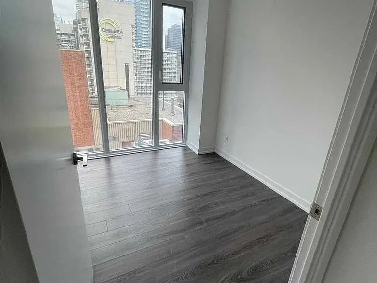 20 Edward St #1615 — Photo 4