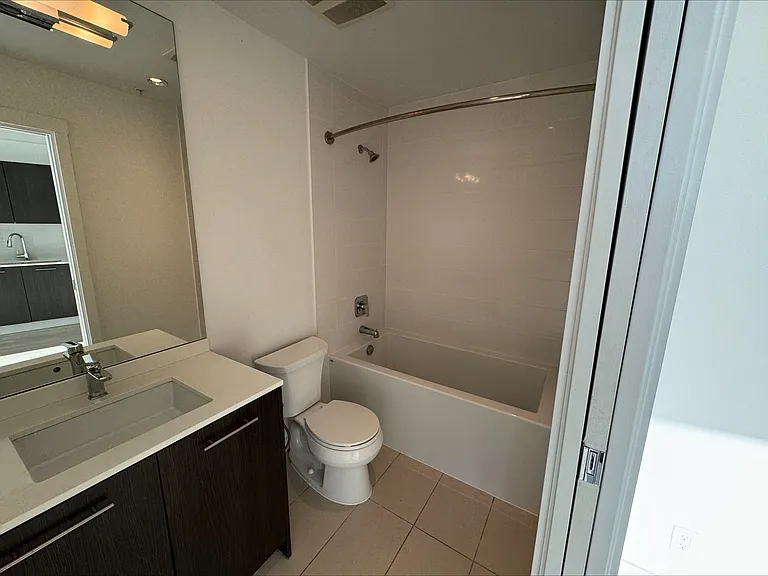 97 W Georgia St #1617 — Photo 11