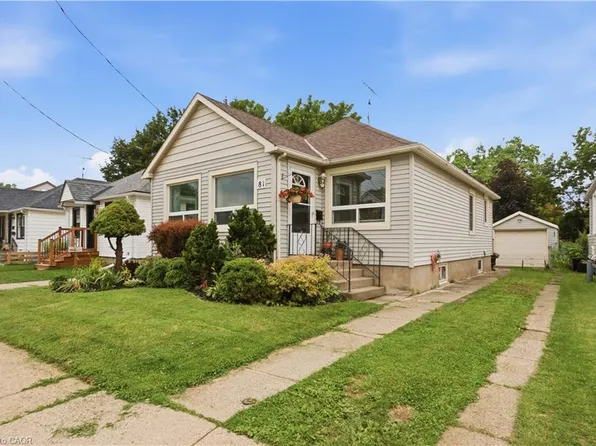 81 Vale Ave, Saint Catharines, ON L2R 1T5
