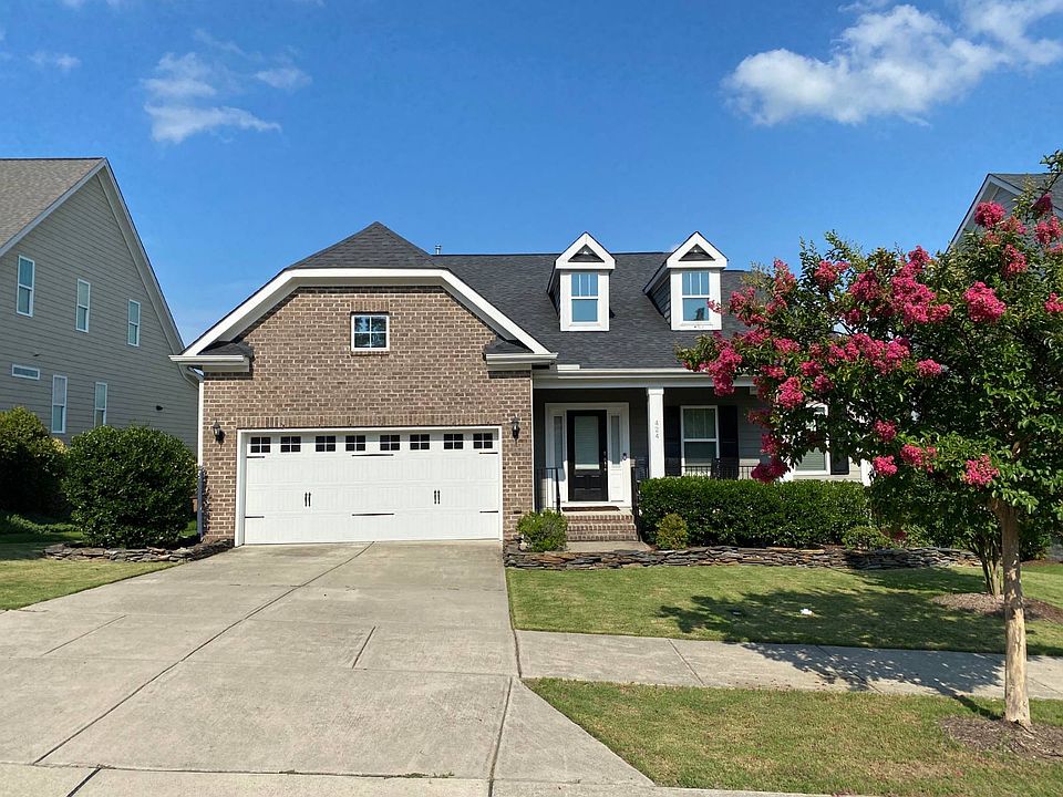 1st image of 424 Kings Glen Way