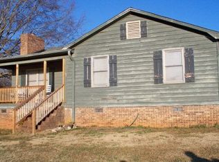 104 Old Woodlawn Rd, Greenwood, SC 29646