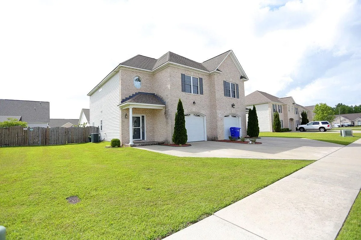 Building Photo - 1929 Cambria Dr #A
