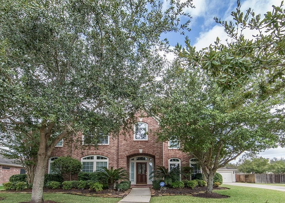 1st image of 2902 Park Bend Dr