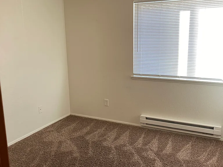 Waverly Apartments — Photo 10