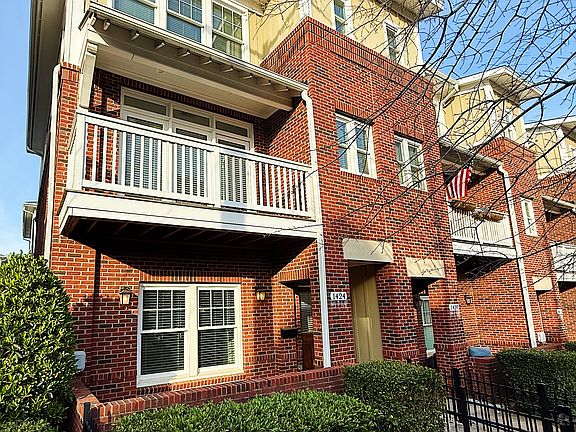2nd image of 1424 W 4th St