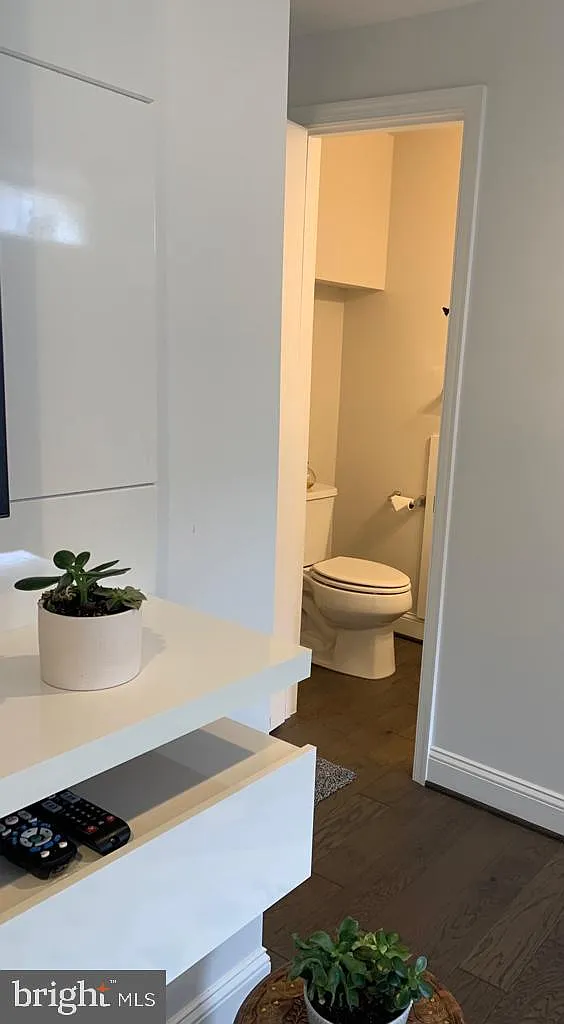 3 bed, 4.0 bath, 2000 sqft, $3,350 — Photo 4
