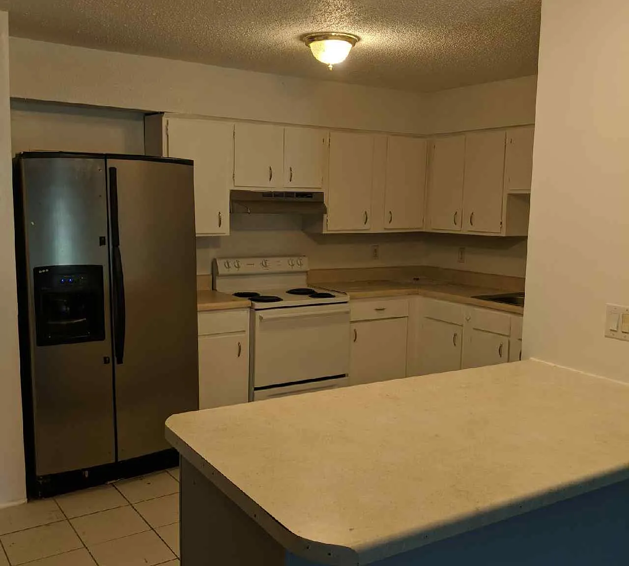 1079 Harold Drive - 1 — Photo 4