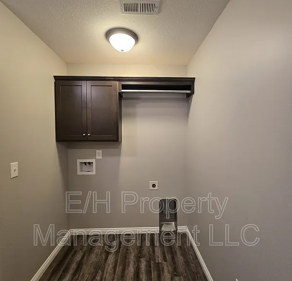 5937 N Millsboro St — Photo 21