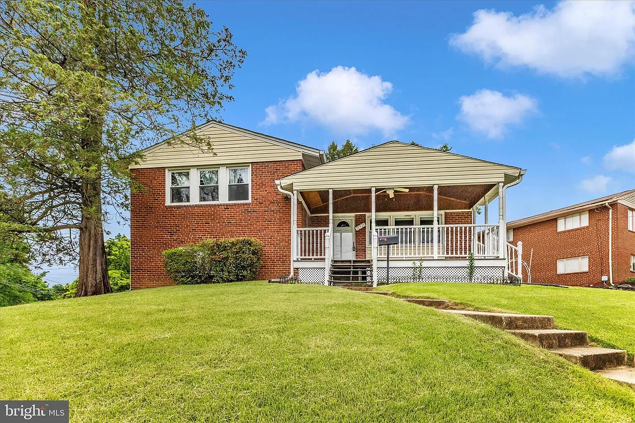 6 bed, 1830 sqft, $1,000 — Photo 1