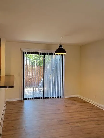 1187 Grove Ave #F — Photo 7