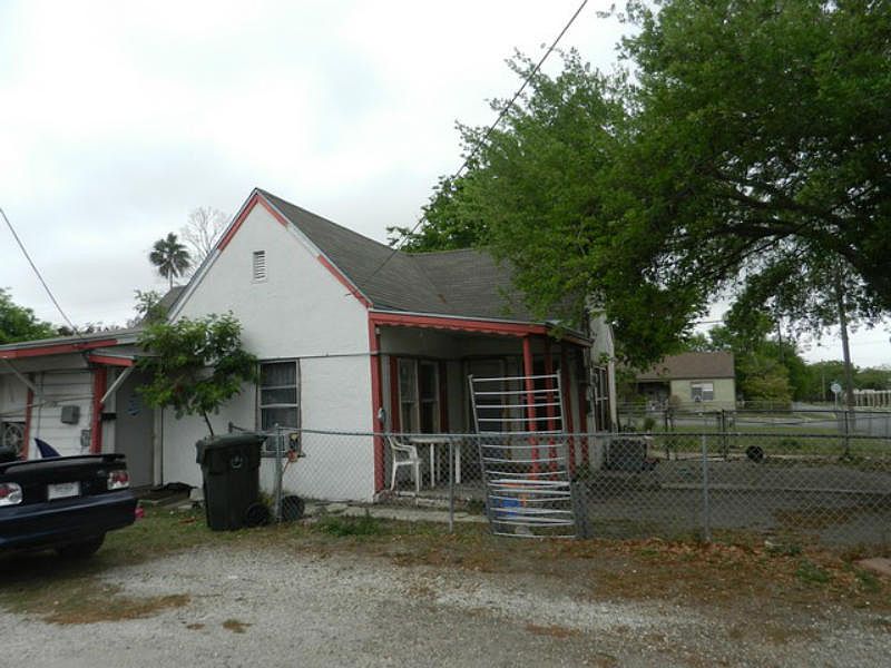 1st image of 905 23rd St