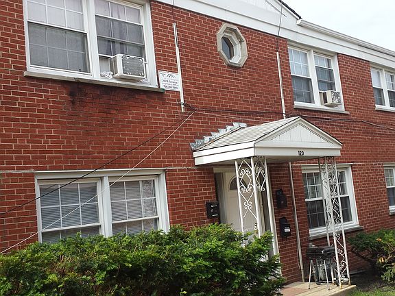3rd image of 120 N Menard Ave