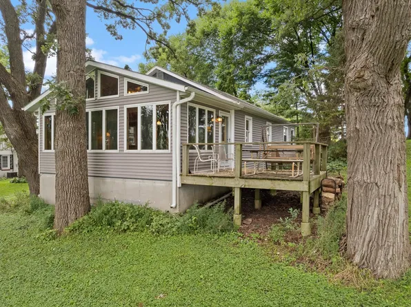 W8738 White Crow Rd, Fort Atkinson, WI 53538