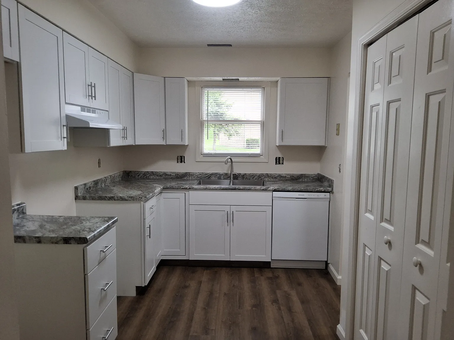 Braemar Townhouses — Photo 1