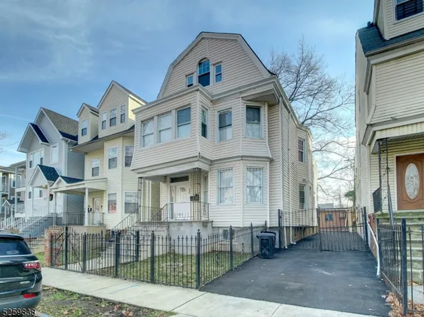 138 N 15Th St, East Orange City, NJ 07017