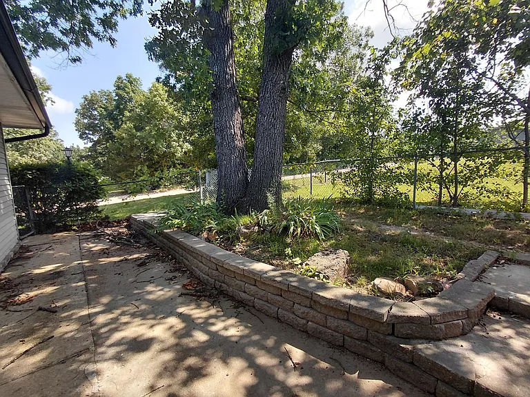 14490 Hilltop Rd — Photo 16