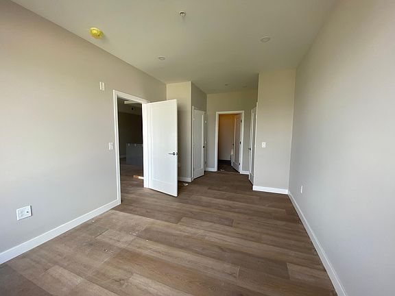 4th image of 519 Poplar St #H410