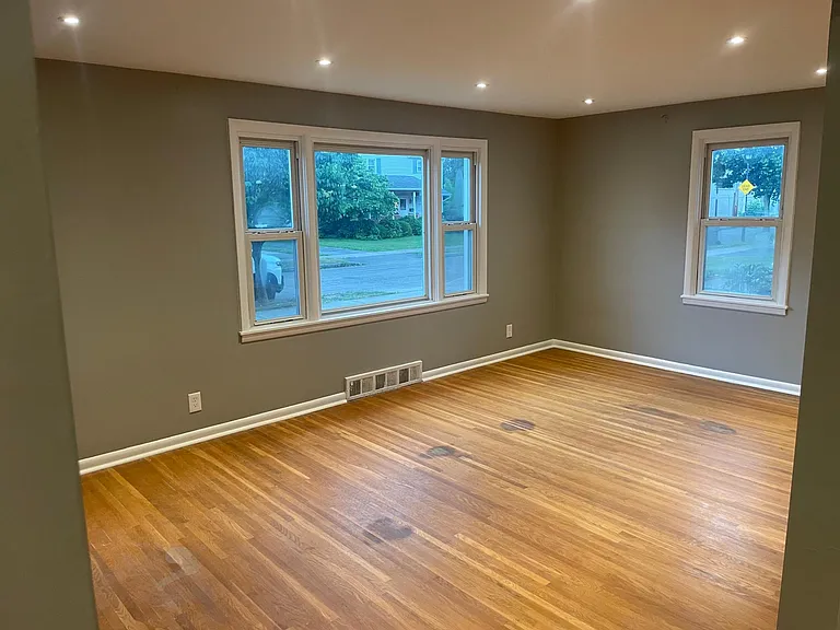 55 Yarmouth Rd — Photo 15