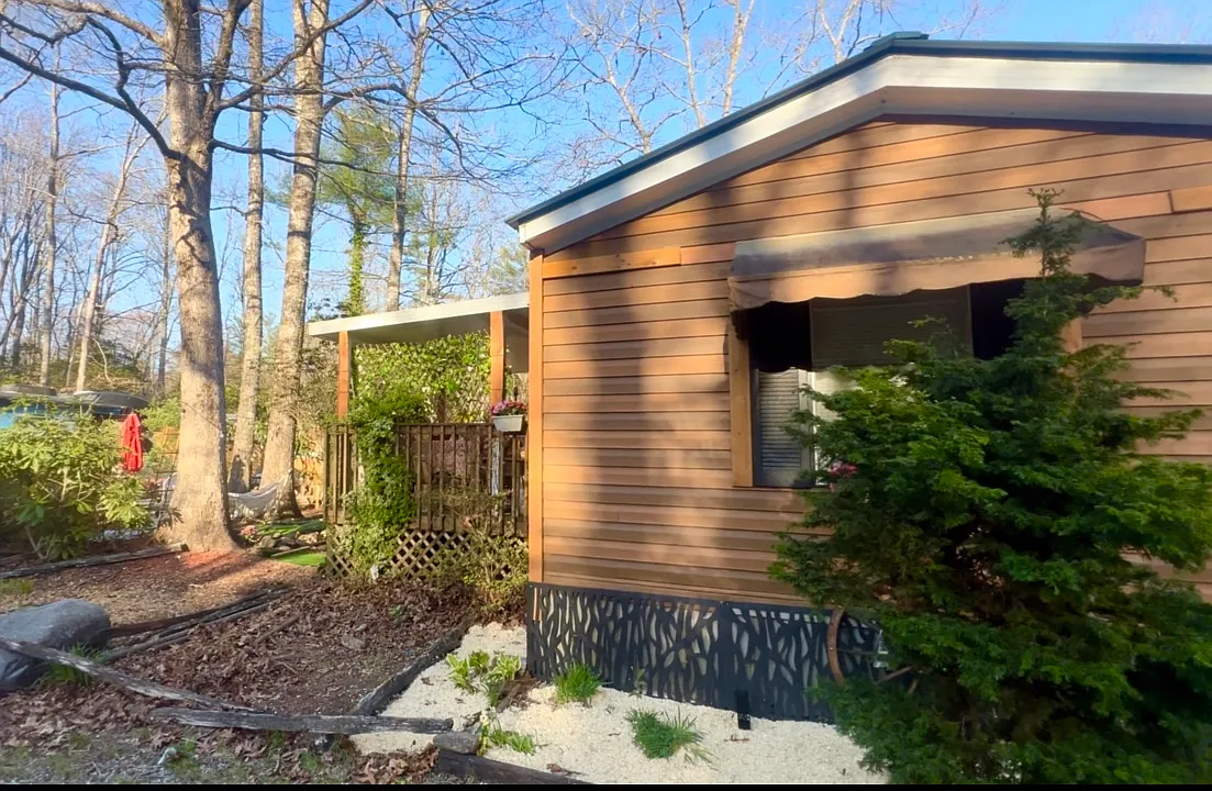 16 Tomahawk Dr — Photo 2