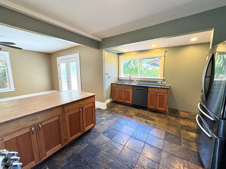 4718 N Oberlin St — Photo 17