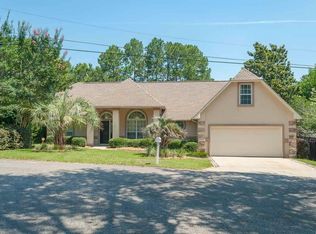 1721 Kings Way Dr, Cantonment, FL 32533