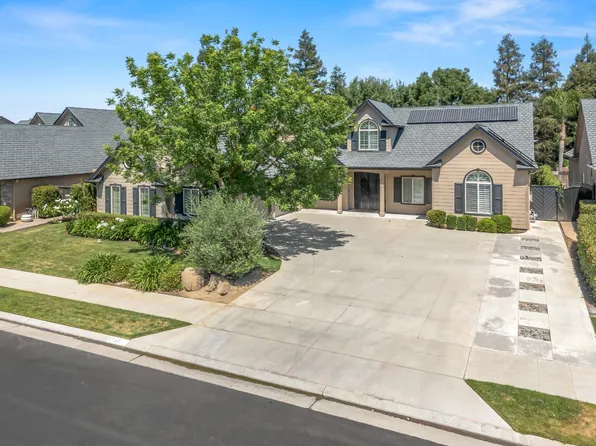 1755 N Cherry Ln, Clovis, CA 93619