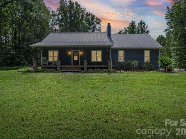 635 Rhododendron Dr, Salisbury, NC 28146