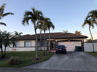 13249 SW 200th Ter, Miami, FL 33177