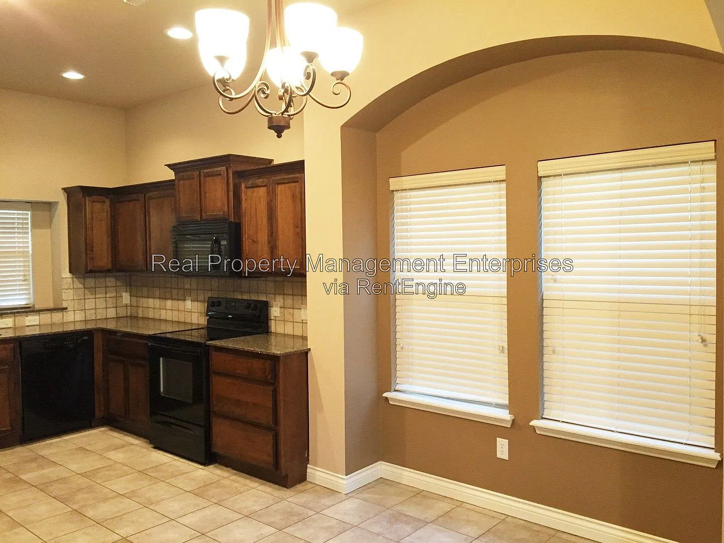 3 bed, 2.0 bath, 1440 sqft, $1,845 — Photo 4