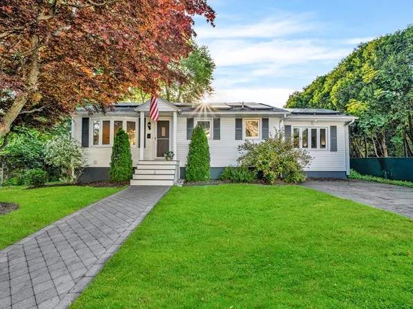 2 Bailey St, Methuen, MA 01844