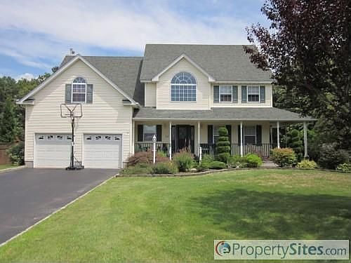 1 Crest Hollow Ln Manorville NY 11949 Zillow