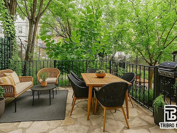 2nd image of 113 Maujer St #1D