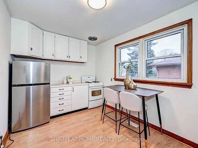 45 Philip Ave — Photo 4