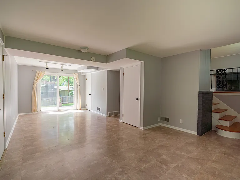 9300 Outlook Dr — Photo 8