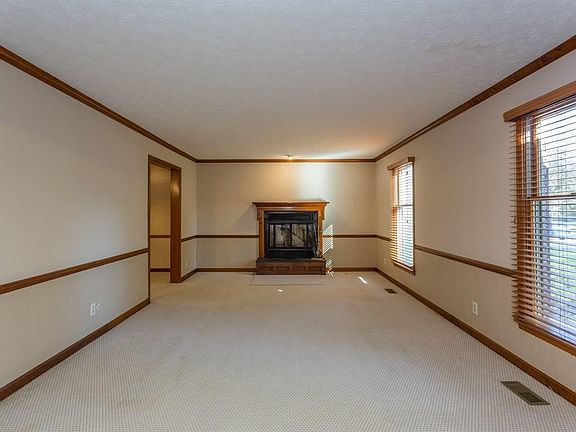 5th image of 722 Kokomo Ln