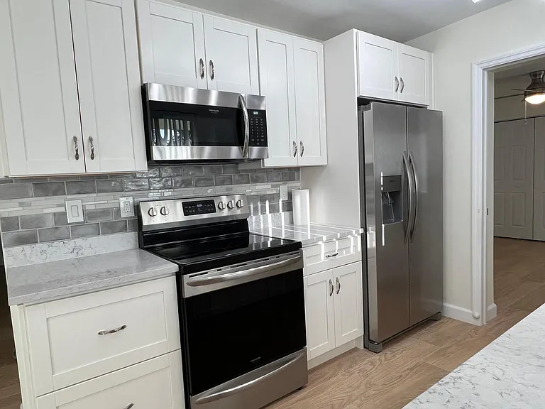 7781 Sheridan St — Photo 14