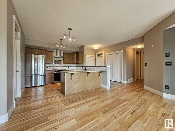 5th image of 5201 Brougham Dr #306