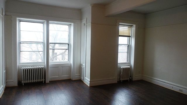 2nd image of 574 Jefferson Ave #3