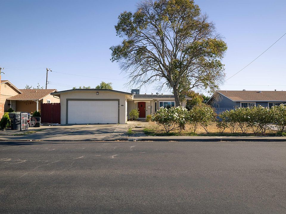 1st image of 767 Meadowlark Dr