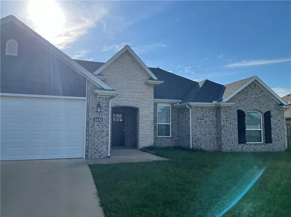 1030 Lakeview Dr, Centerton, AR 72719