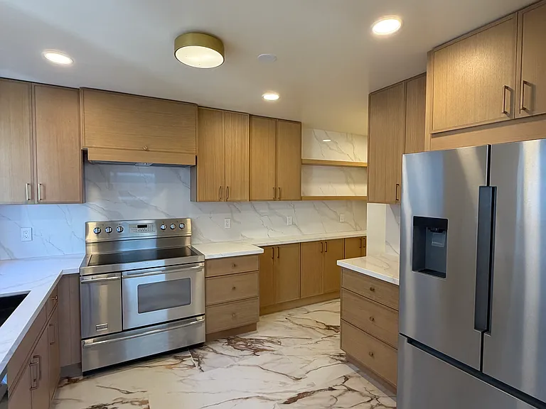1310 Jones Street — Photo 14