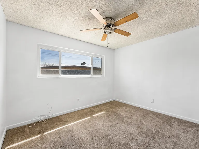 442 Lightcap St — Photo 29